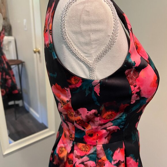 NWT French Connection Black Pink Floral Fit & Flare Mini Dress, Size 4 - Picture 9 of 16